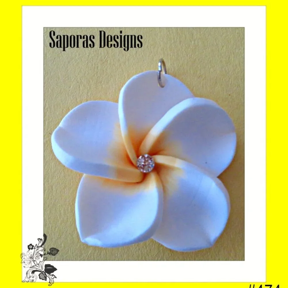 Hawaiian Design Flower Necklace Charm White & Yellow With Clear Crystal